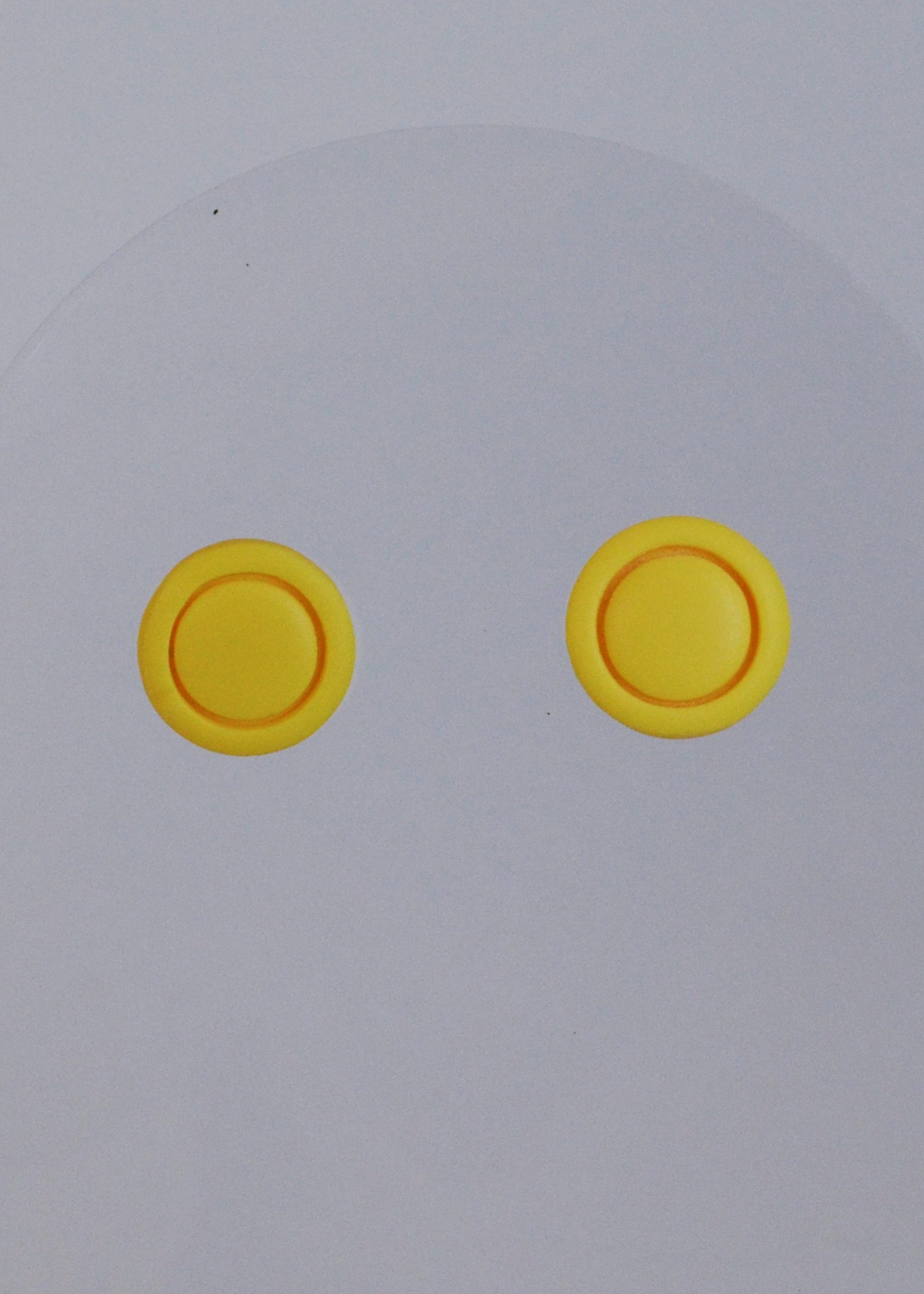 Diseños abstractos que evocan formas cósmicas y universales.